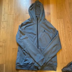 Grey Jordan zip up sweater !! 🦡